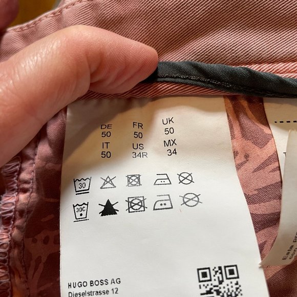 Hugo Boss Men's 'Rigan-Short' Salmon Pink Shorts, Size 34R x 2 - Picture 11 of 15